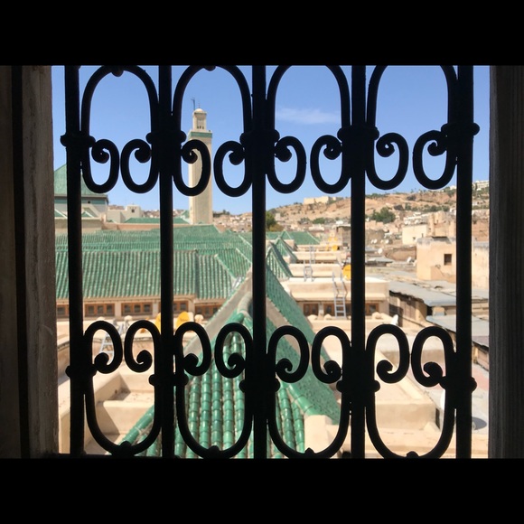 Meet your Posher, Lara - Picture 1 of 1